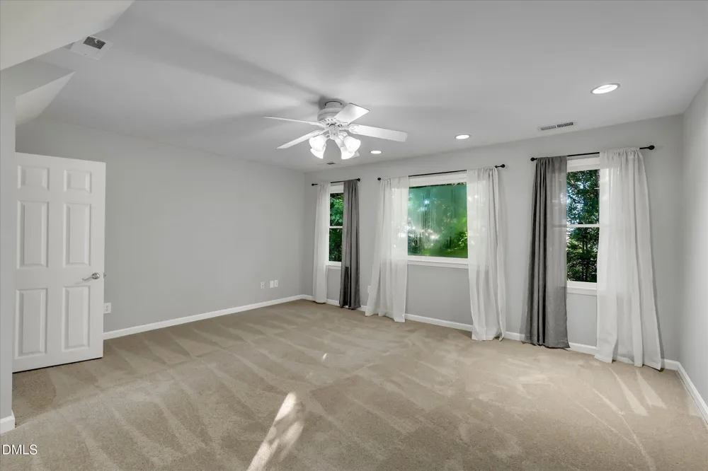 912 Stable Ridge Drive Holly Springs, NC 27540