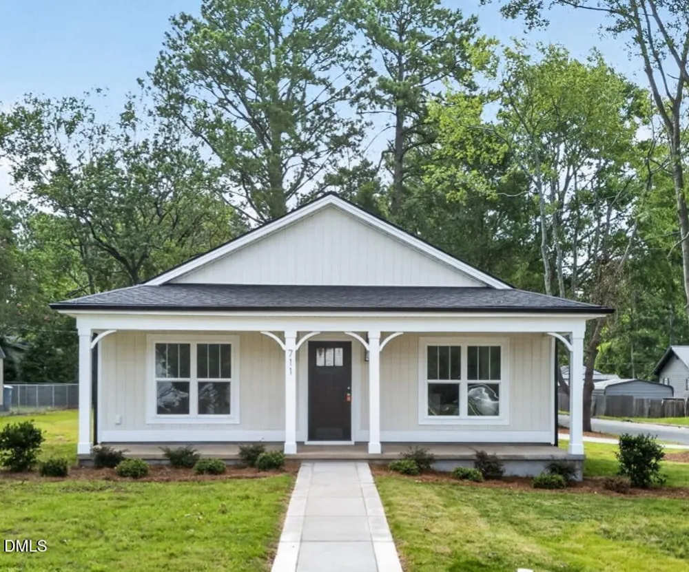 711 S Ellis Avenue Dunn, NC 28334