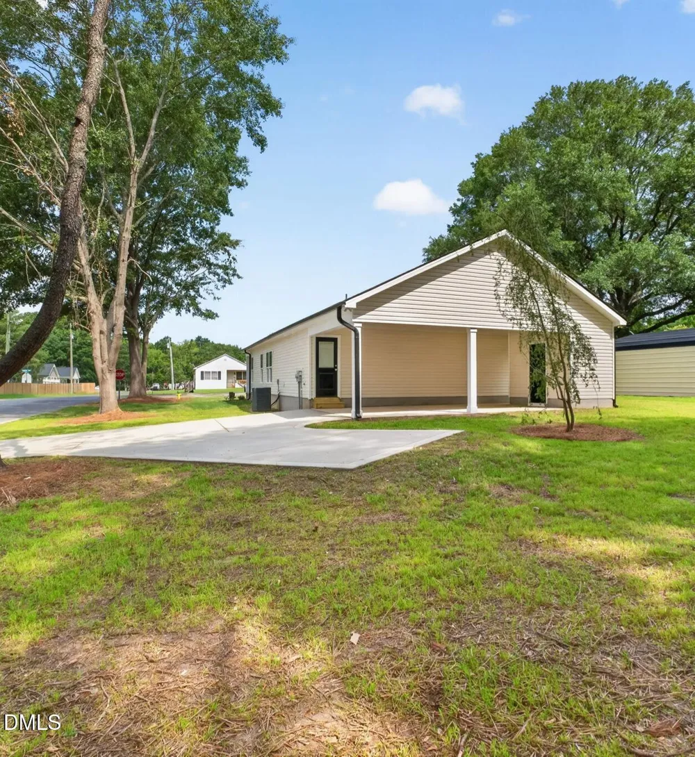 711 S Ellis Avenue Dunn, NC 28334