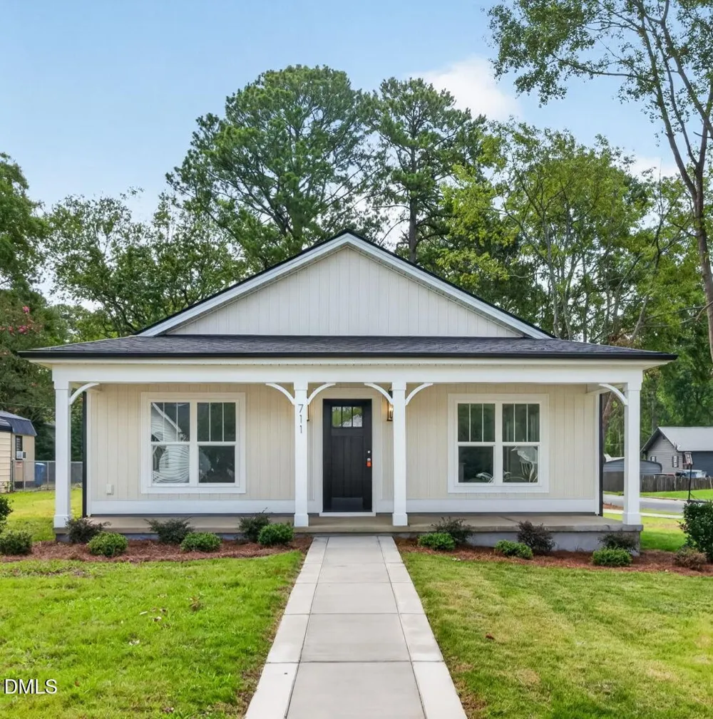 711 S Ellis Avenue Dunn, NC 28334