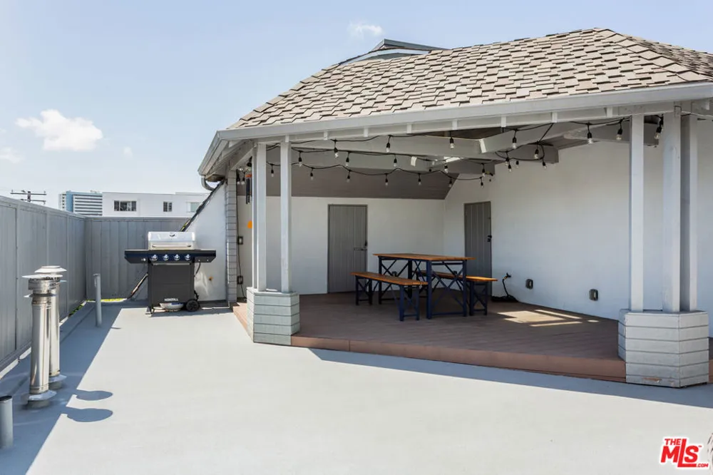 444 S ROXBURY DRIVE #B Beverly Hills, CA 90212