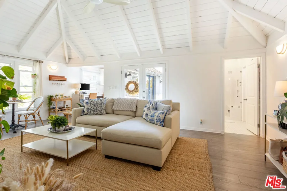 444 S ROXBURY DRIVE #B Beverly Hills, CA 90212