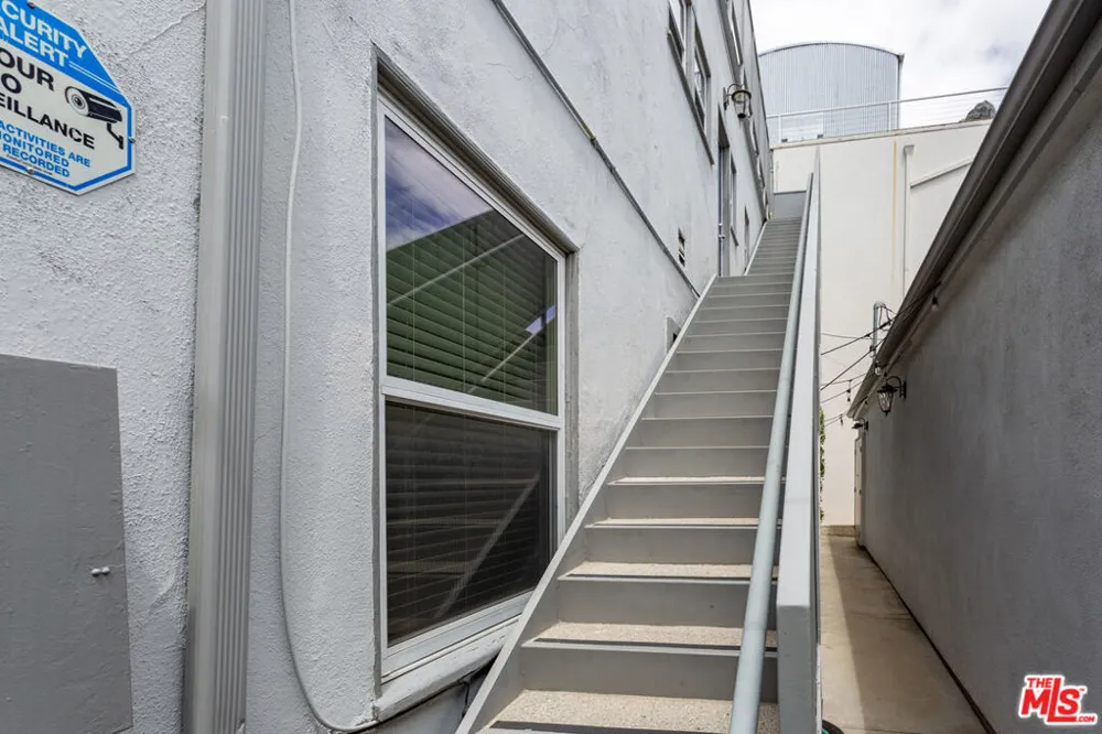 444 S ROXBURY DRIVE #B Beverly Hills, CA 90212