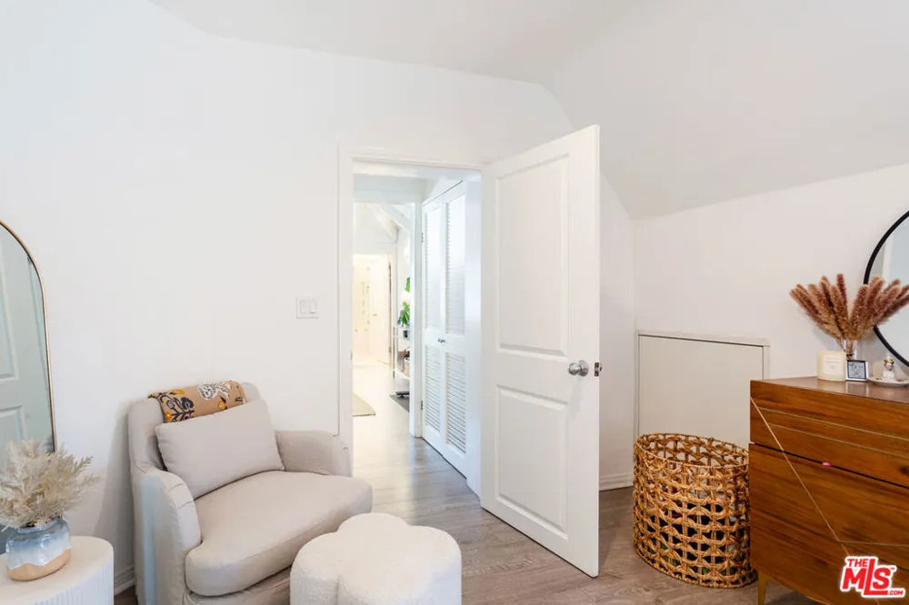 444 S ROXBURY DRIVE #B Beverly Hills, CA 90212
