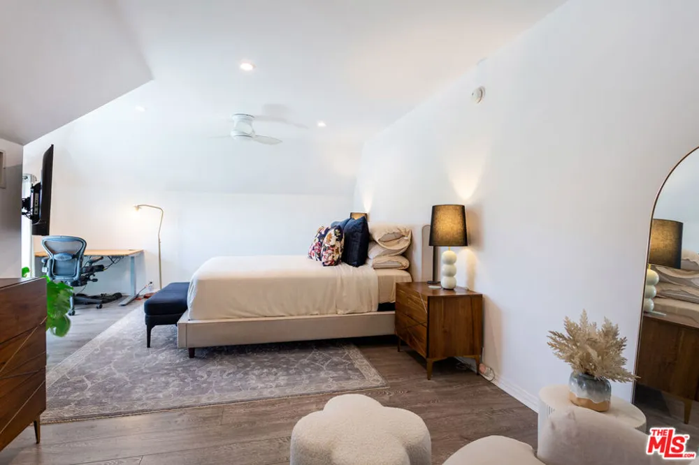 444 S ROXBURY DRIVE #B Beverly Hills, CA 90212