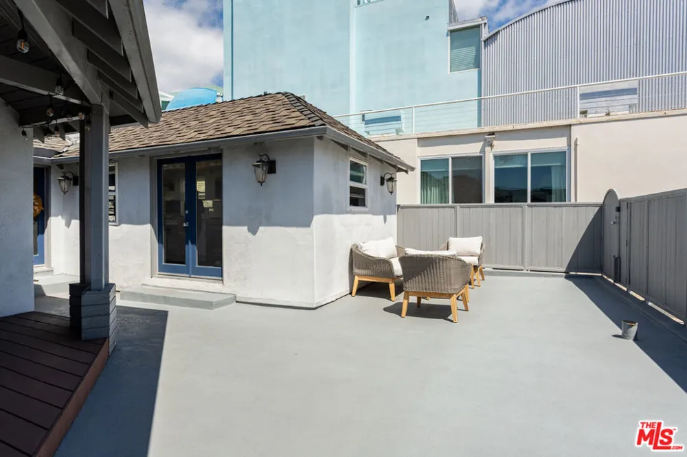 444 S ROXBURY DRIVE #B Beverly Hills, CA 90212
