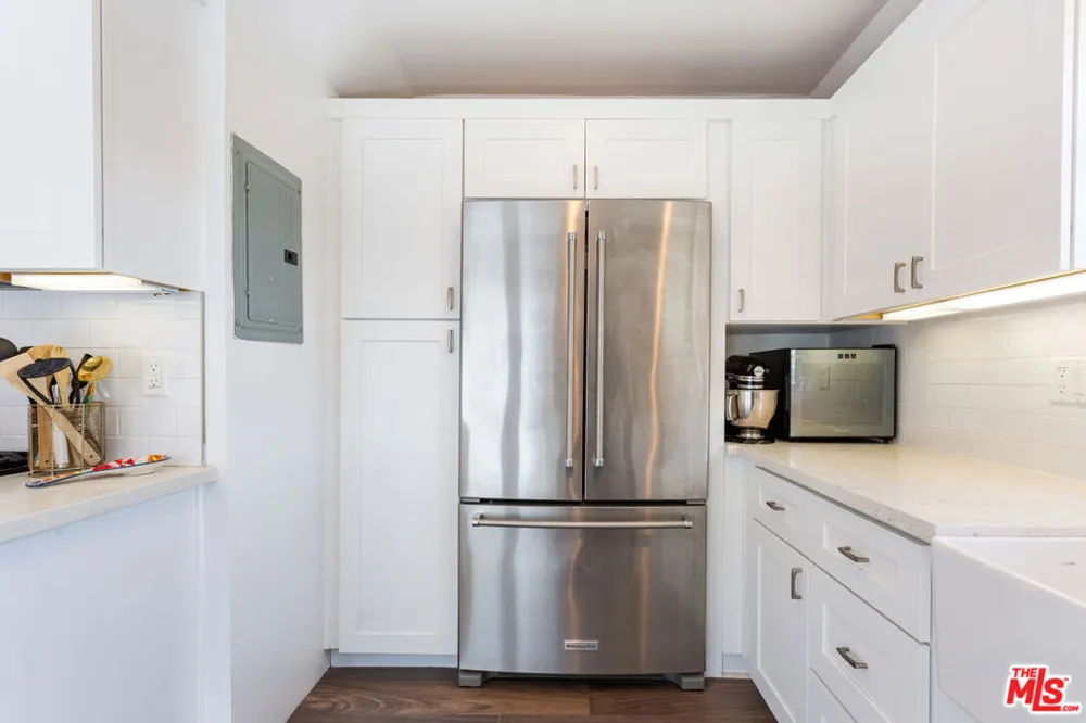444 S ROXBURY DRIVE #B Beverly Hills, CA 90212