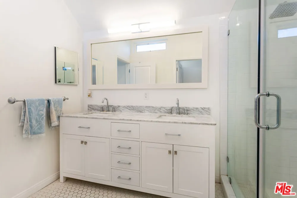 444 S ROXBURY DRIVE #B Beverly Hills, CA 90212