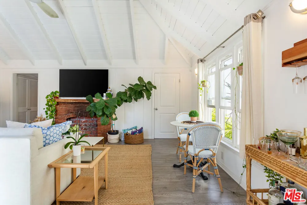 444 S ROXBURY DRIVE #B Beverly Hills, CA 90212