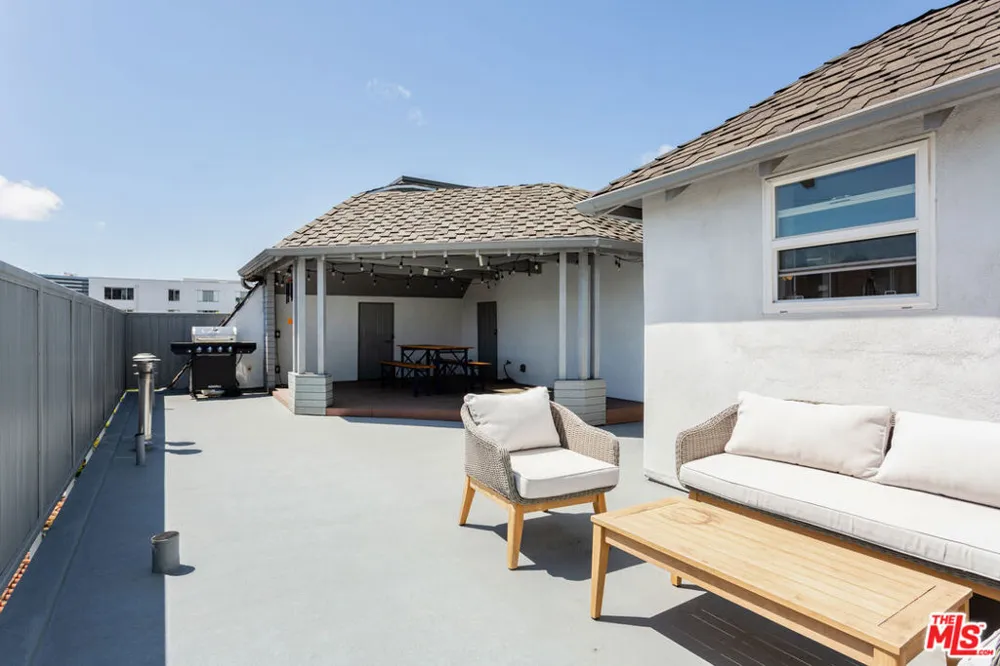 444 S ROXBURY DRIVE #B Beverly Hills, CA 90212