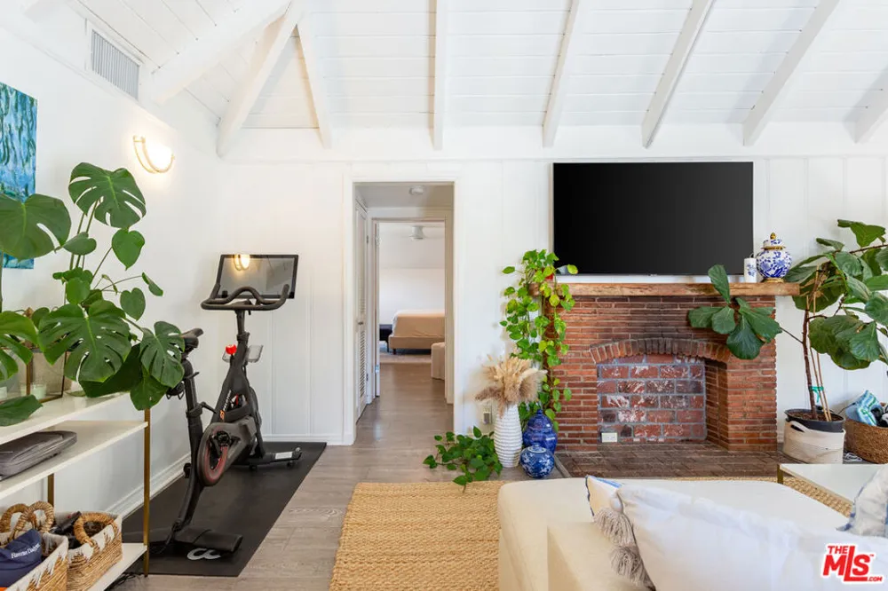 444 S ROXBURY DRIVE #B Beverly Hills, CA 90212