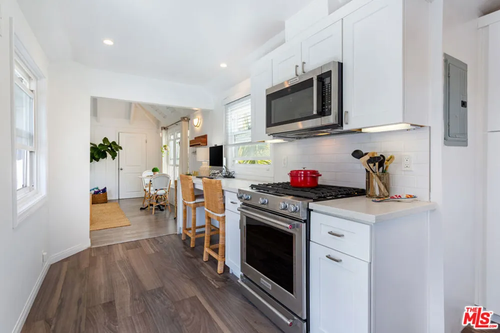 444 S ROXBURY DRIVE #B Beverly Hills, CA 90212