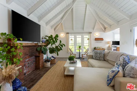 444 S ROXBURY DRIVE #B