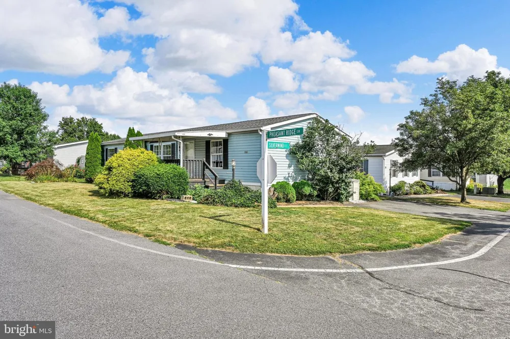 106 SILVER WIND CT S Lancaster, PA 17603