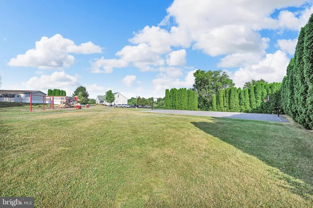 106 SILVER WIND CT S Lancaster, PA 17603