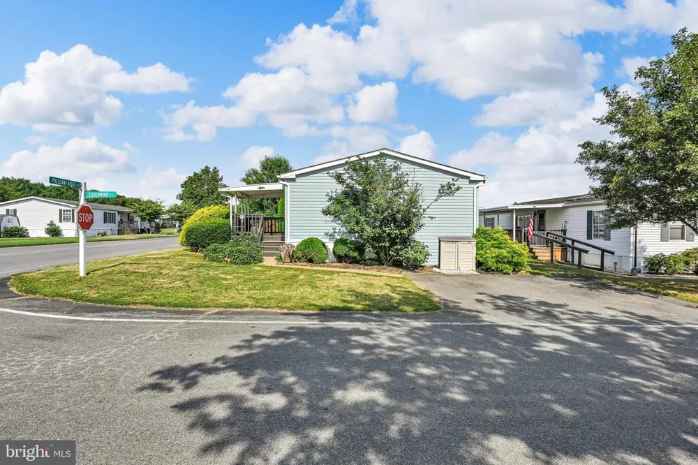 106 SILVER WIND CT S Lancaster, PA 17603