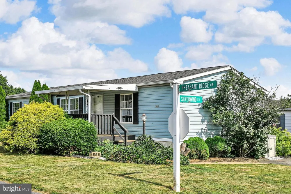 106 SILVER WIND CT S Lancaster, PA 17603