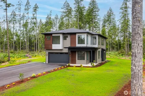 781 W Clear lake Drive