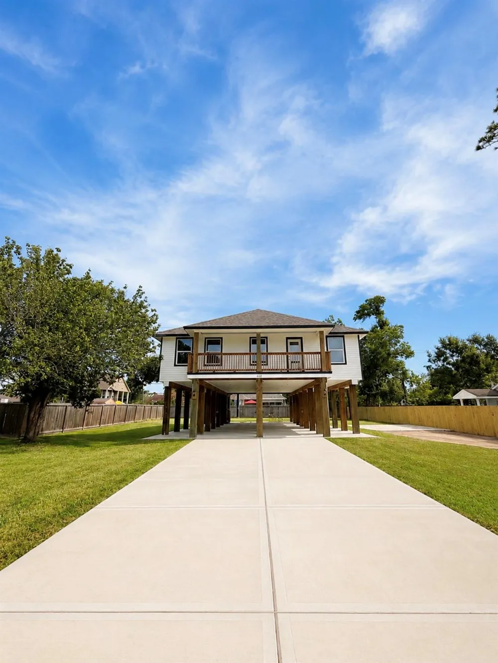 628 Oakdale Street Shoreacres, TX 77571