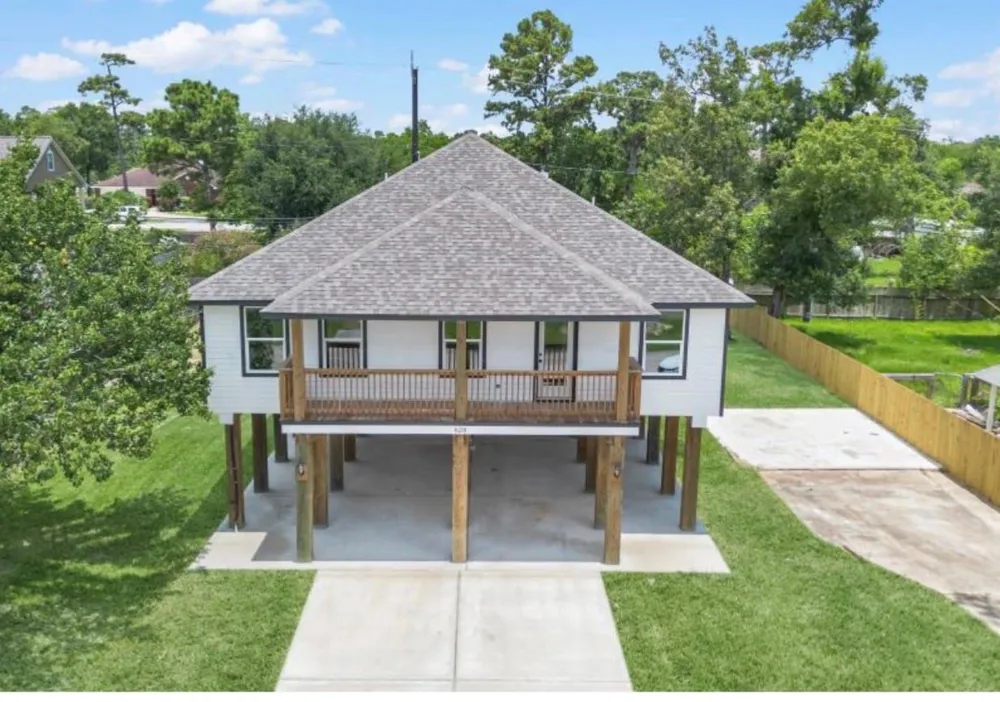 628 Oakdale Street Shoreacres, TX 77571