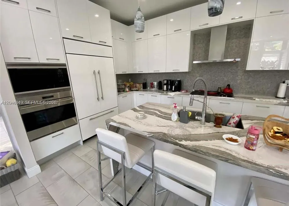 8256 NW 48th ter Doral, FL 33166