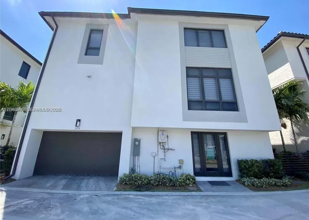 8256 NW 48th ter Doral, FL 33166