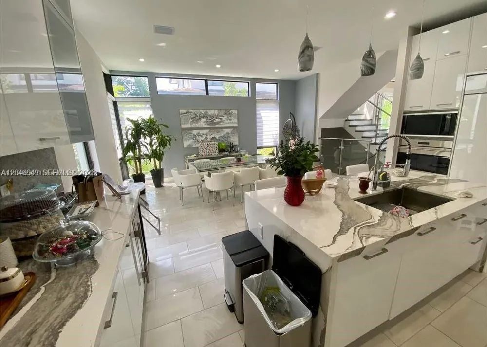 8256 NW 48th ter Doral, FL 33166