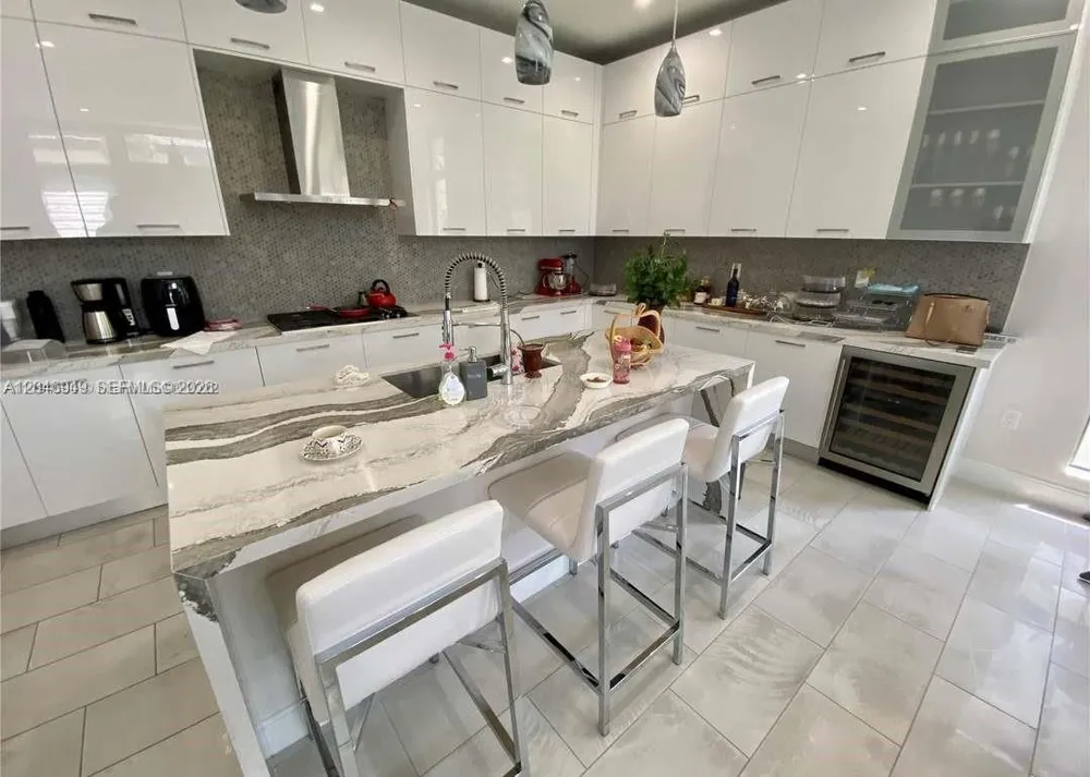 8256 NW 48th ter Doral, FL 33166