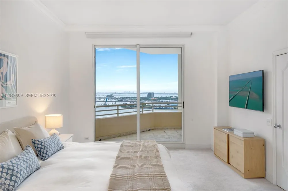 888 Brickell Key Dr #2610 Miami, FL 33131