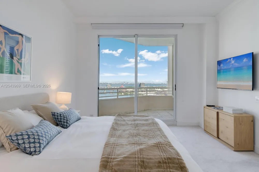 888 Brickell Key Dr #2610 Miami, FL 33131