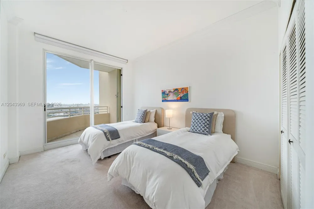888 Brickell Key Dr #2610 Miami, FL 33131