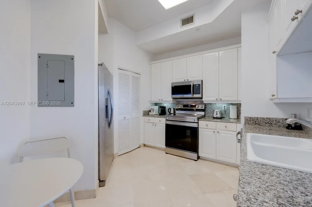 888 Brickell Key Dr #2610 Miami, FL 33131