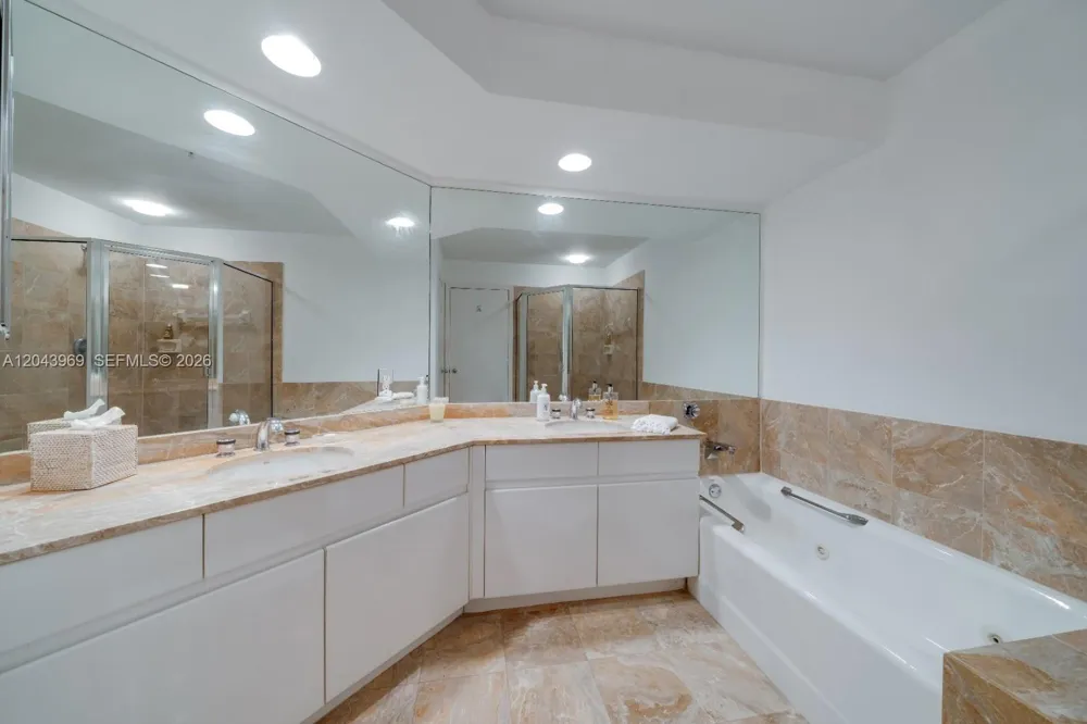 888 Brickell Key Dr #2610 Miami, FL 33131