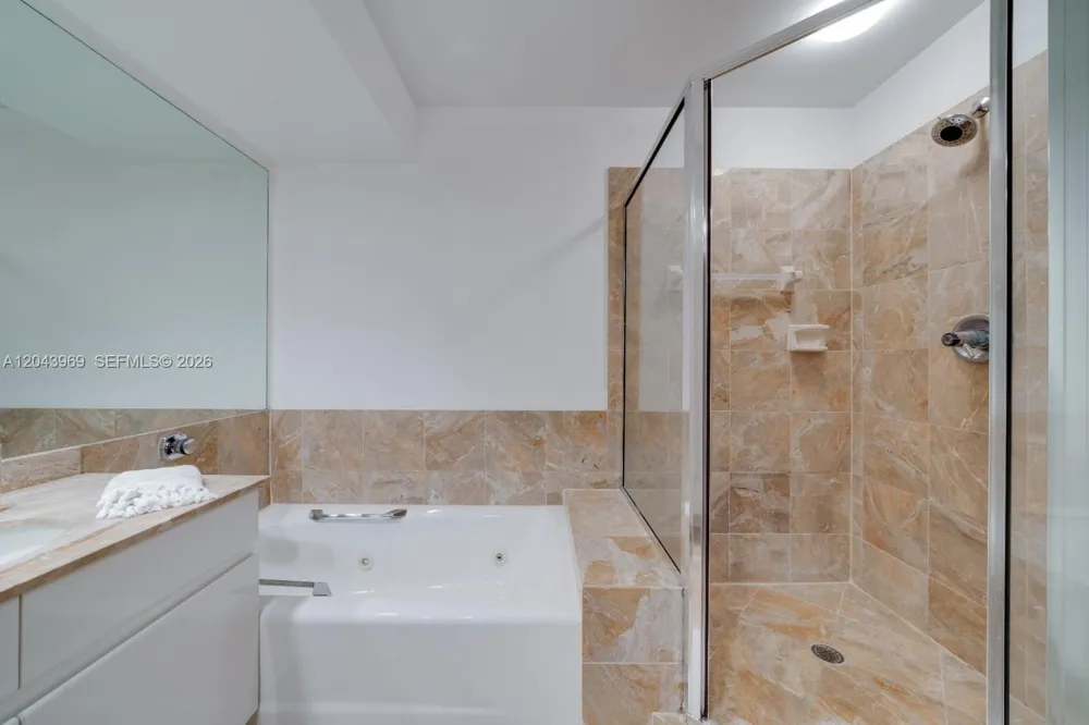 888 Brickell Key Dr #2610 Miami, FL 33131