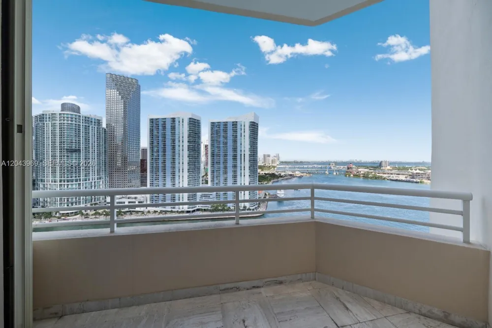 888 Brickell Key Dr #2610 Miami, FL 33131