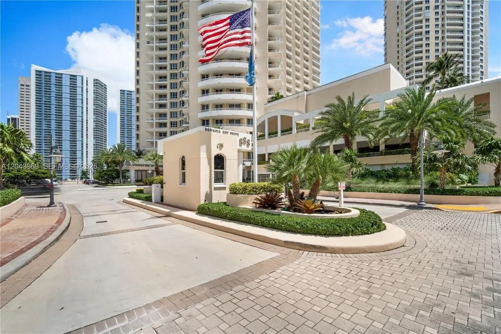 888 Brickell Key Dr #2610 Miami, FL 33131