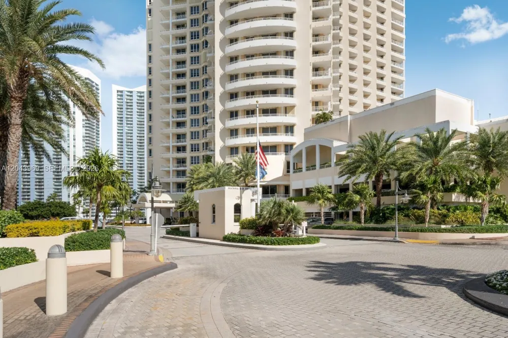 888 Brickell Key Dr #2610 Miami, FL 33131