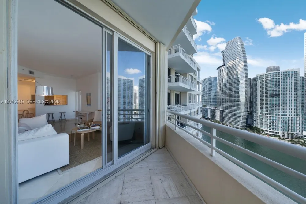 888 Brickell Key Dr #2610 Miami, FL 33131