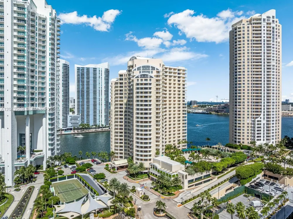 888 Brickell Key Dr #2610 Miami, FL 33131