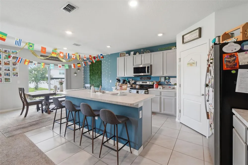 2609 GRAND CENTRAL AVENUE Tavares, FL 32778