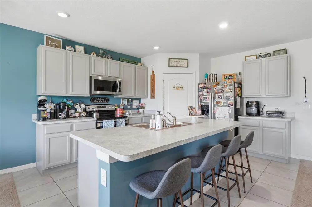 2609 GRAND CENTRAL AVENUE Tavares, FL 32778