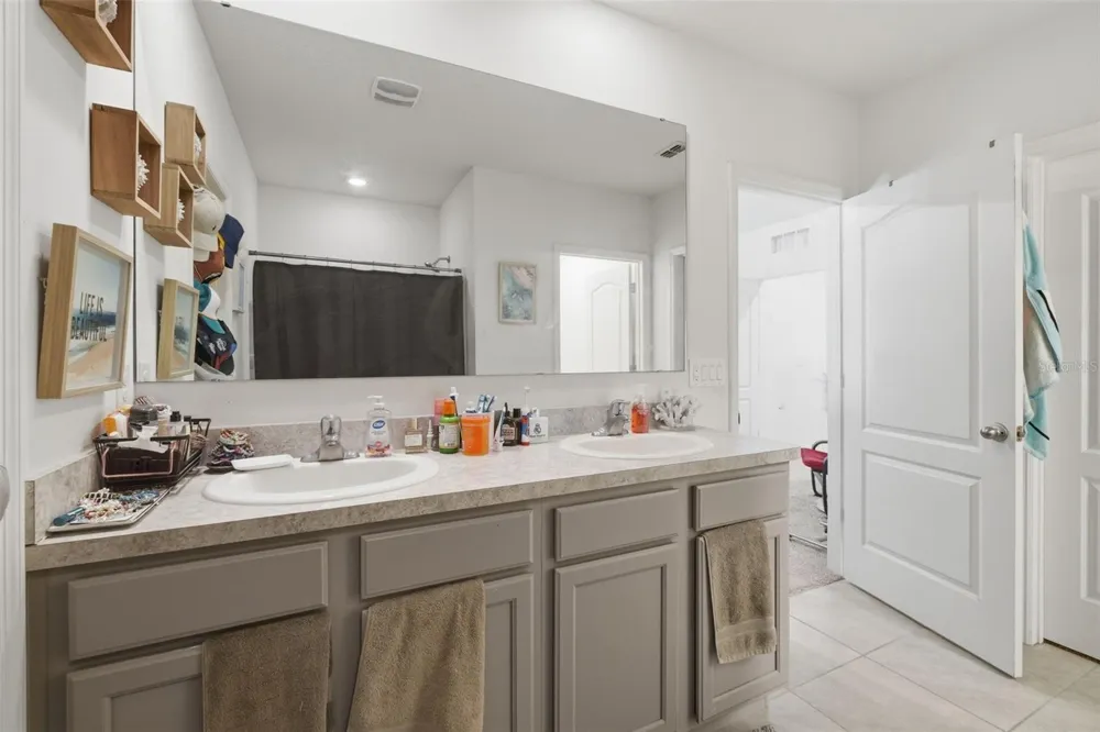 2609 GRAND CENTRAL AVENUE Tavares, FL 32778