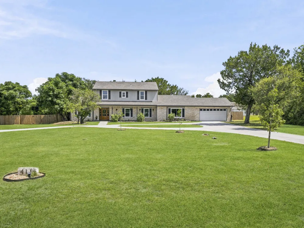 411 Carriage Oaks Drive Liberty Hill, TX 78642
