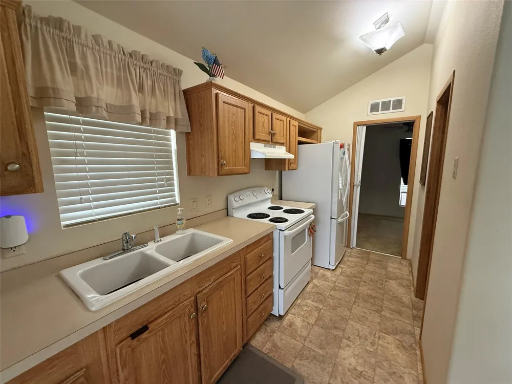 415 12th San Leon, TX 77539