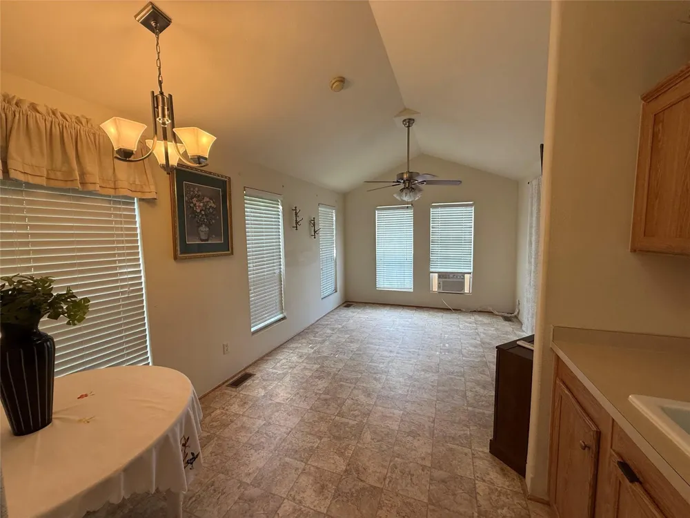 415 12th San Leon, TX 77539