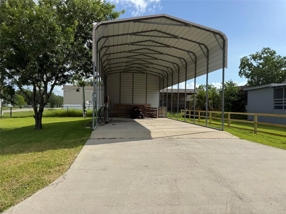 415 12th San Leon, TX 77539