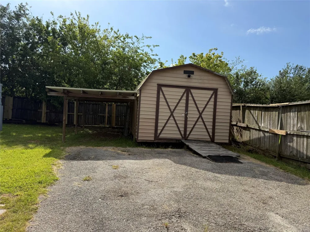 415 12th San Leon, TX 77539
