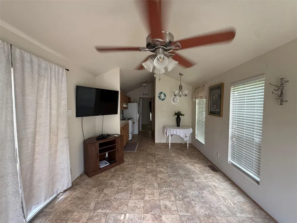 415 12th San Leon, TX 77539