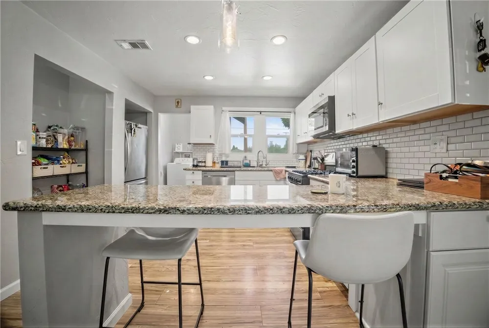 505 E Mayberry Avenue Hemet, CA 92543