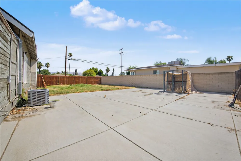 505 E Mayberry Avenue Hemet, CA 92543